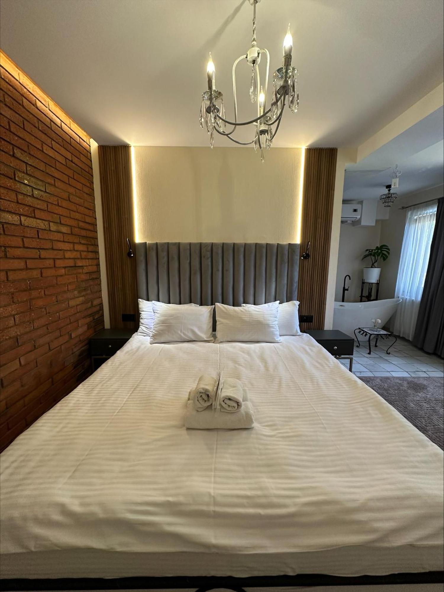 Wine Hills Hotel Tbilisi ภายนอก รูปภาพ