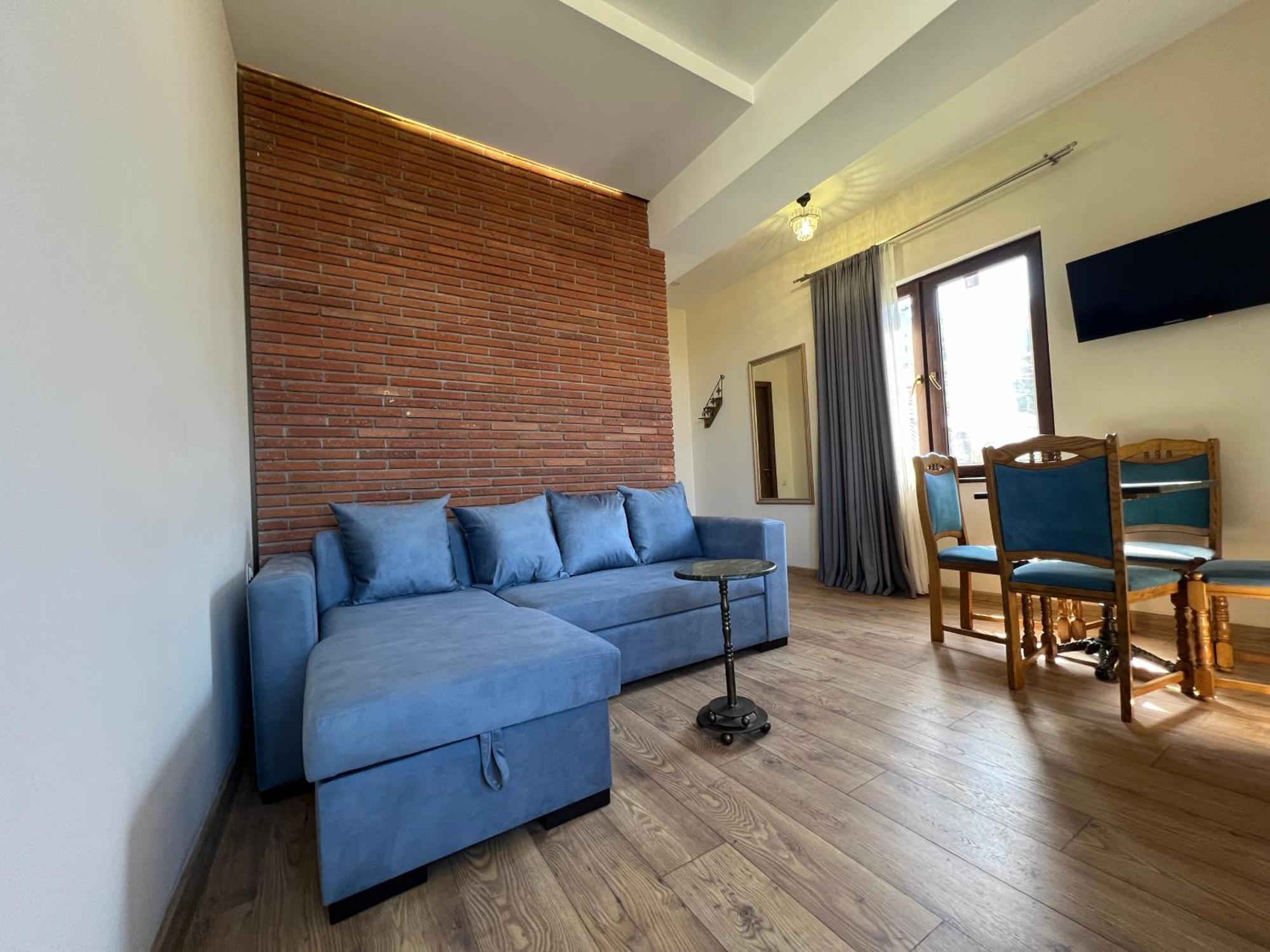 Wine Hills Hotel Tbilisi ภายนอก รูปภาพ